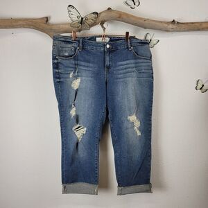 Torrid destroyed cropped skinny jeans